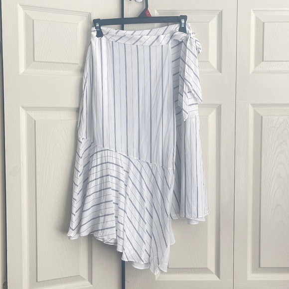 Joie women's b&w asymmetrical midi wrap skirt size 2.  #435 - Picture 1 of 13